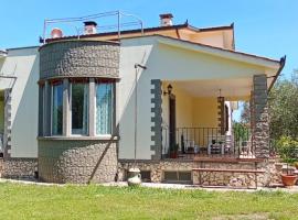 Villa Celestina, a 10 minuti dalle Terme, Hotel in Vetralla