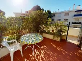 Studio avec Grande Terrasse, Garage Privé, Proche Centre et Mer à Menton - FR-1-196-276