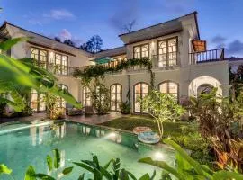 La Pasado, Huge 4 BHK villa with Large Private Pool & Garden, in Assagao, Complimentary Breakfast, full time caretaker, Bathtub, ideal for large groups
