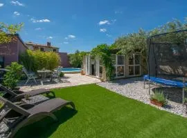 Arwen, Apartment with pool