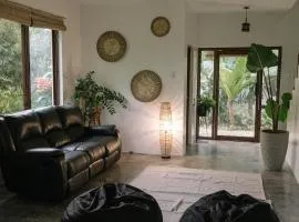 Private home in Panglao near white beaches with 600 Mbps WiFi & Solar