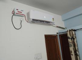 Sunny Homestay, hotel v Silcharu