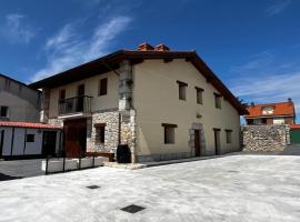 Casa ROSAMUNDA con gran jardín y cerca del mar, hotel v destinaci Santander