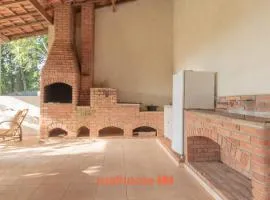 Chácara em Piracaia com Piscina e Churrasqueira