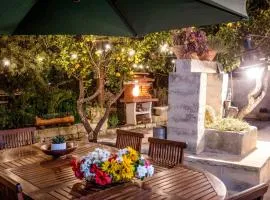 Mare - Luxury & Big Apartment with Garden & Pool