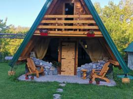 Pa&scaron;apkalpo&scaron;anās viesnīca Gazela Bungalov 2 pilsētā Mojkovaca