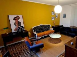 Villa POP - Relax in the heart of Monferrato, Hotel in Carentino