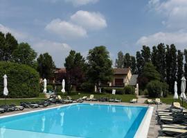 Experia Residence Apartment, hotel a Cavalcaselle