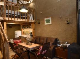 Emena Art Guesthouse, hotel i Emen