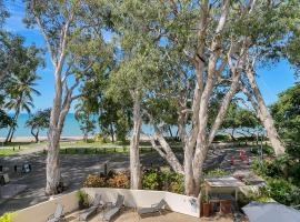 Hibiscus in Marlin Waters Palm Cove, hotel in Palm Cove