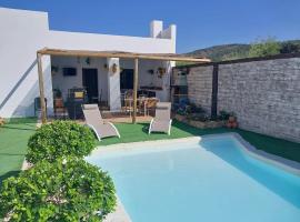 Chalet rural a las afueras de Montellano, chal&eacute; alpino em Montellano