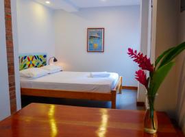 CASA DINIS - Apartamento Estudio, hotel v destinaci Portobelo
