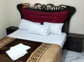 Petra bed house