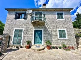 Villa HESTIA, villa in Lustica