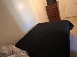 Downtown Secluded Room 2