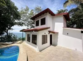 2 BD Villa with Sweeping Views of Manuel Antonio