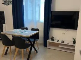 Elegante Apartment Center