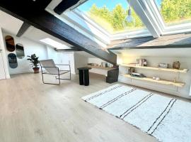 T2 sous les toits, entre gare et centre-ville, Grands buffets, hotel v Narbonne