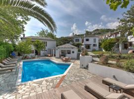 Aeolos Hotel & Villas - Pelion, hotel in Chorefto