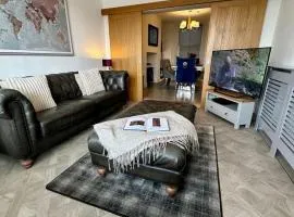 Luxury Pet Friendly 3 Bedroom Home with Copper Bath
