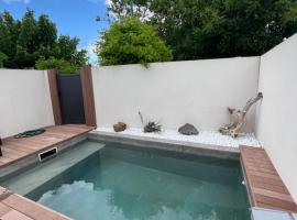 Villa JOPI 3Ch piscine plage entierement climatisée, hotel v destinaci Le Grau-dʼAgde