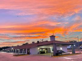 Sunset Inn, Hotel in Brady