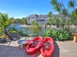 Wonderful Waterfront Apartment with Pool