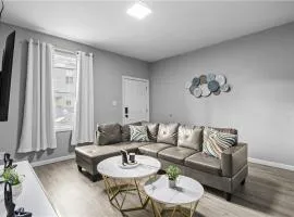 Pittsburgh Retreat ! Close to Acrisure and PNC Park!