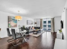 Relaxing 1-Bed Condo With City Views in Brickell Key