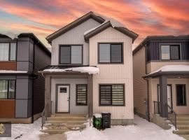 FreshModernWEMGarageKingBed, villa em Edmonton