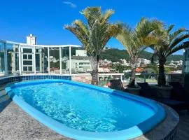 Cobertura com piscina em Bombinhas SC