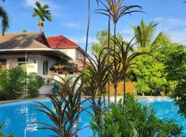 Nuch's Apple Guest House