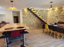 Maison entièrement rénovée, jardin & terrasse à 5min des plages