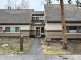 Quicksilver 1609 Premier 2-bedroom, ground floor condo