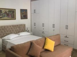 Cozy Riverside Apartment, hotel v destinaci Këlcyrë