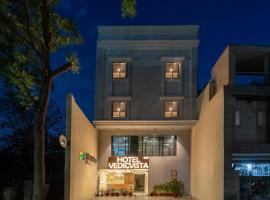 Hotel Vedic Vista, hotell med parkering i Indore