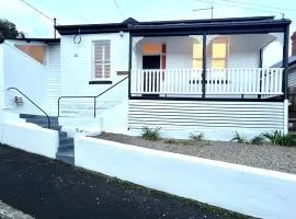Tamalin Cottage - A West Hobart Gem