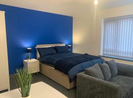 Lux Private Room in Oldbury, hótel í Smethwick