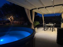 Villa moderne 120m2 avec bain nordique, hotel in Charmes-sur-Rhône