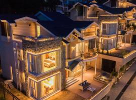 ELIVAAS privé The Royce Orchid 4 BHK Hilltop Villa With Jacuzzi, Steam Room, Private Pool & Hill Views, hôtel à Kasauli