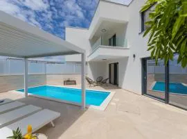 Villa Aurelia 4 with pool