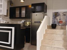 Dublex Studio with a backyard in Sheikh Zayed, hotel v destinaci Sheikh Zayed