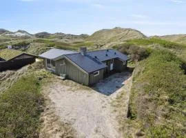 Front Row To The North Sea In Modern House
