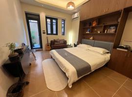 LAYLiVE Good soundproofing Near the subway, US Consulate, Nanjing Road Jing'an Temple business district Convenient transportation Courtyard music, homestay in Shanghai