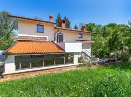 4 Bedroom Beautiful Home In Sezana
