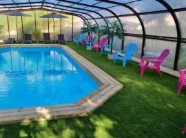 Les Chalets de SAUMUR, Piscine & Parc boisé, 100m du CadreNoir