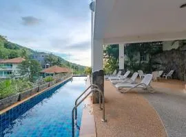 C195 Romantic 1BR Ocean Views Cozy & Bright