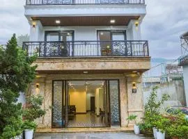 Tom Central Homestay