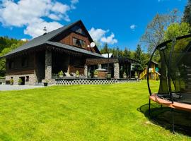 Rioba Chalet, cabin in Nová Bystrica