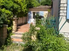 Chambre, terrasse , salle de bains toilettes privé